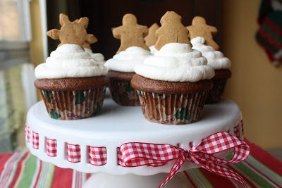 Gingerbread Cupcakes for National Cupcake Day!, Lay The Table