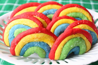 St. Patrick&#8217;s Day Cookies: Rainbows and Vintage Postcards, Lay The Table