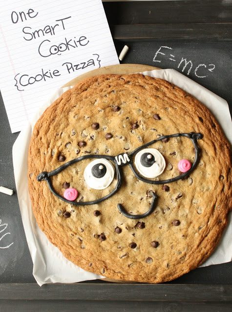 One Smart Cookie {Cookie Pizza}, Lay The Table
