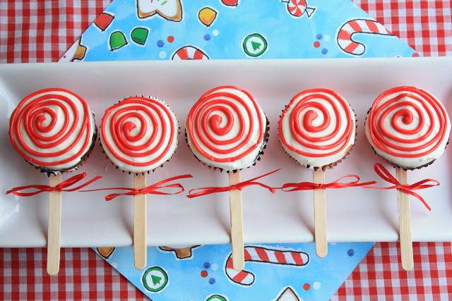 Peppermint Lollipop Cupcakes, Lay The Table