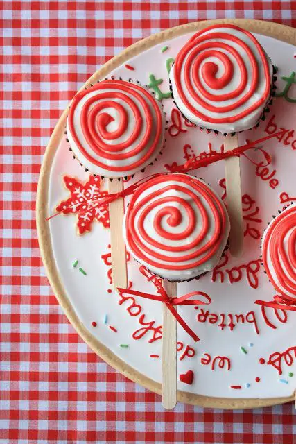 Peppermint Lollipop Cupcakes, Lay The Table