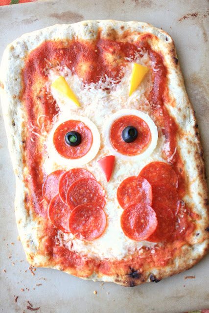 Halloween Pizzas, Lay The Table