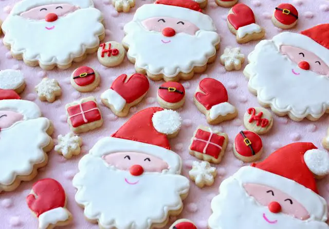 Smiling Santa Cookies, Lay The Table