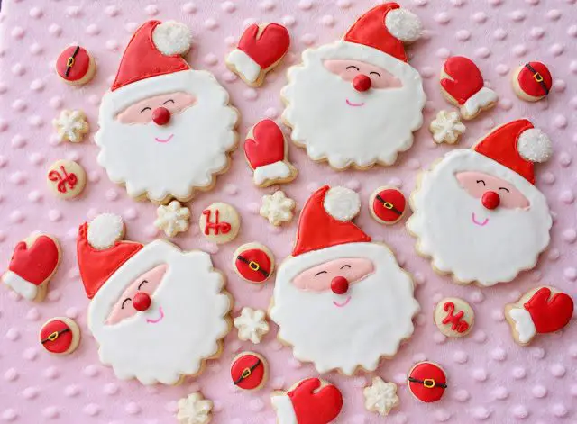 Smiling Santa Cookies, Lay The Table