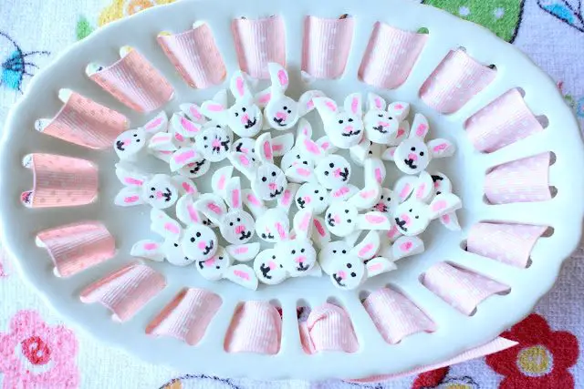 Bunny Cupcakes and Bunny Mints, Lay The Table