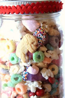 Circus Snack Mix &#038; Clown Nose Cookie Pop, Lay The Table