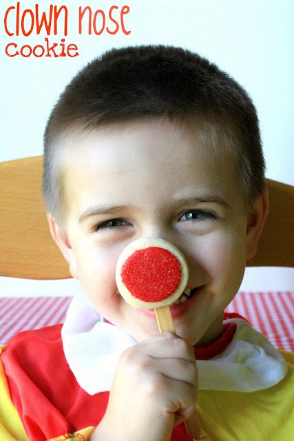 Circus Snack Mix &#038; Clown Nose Cookie Pop, Lay The Table