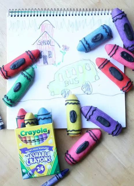 Crayon Cookies, Lay The Table