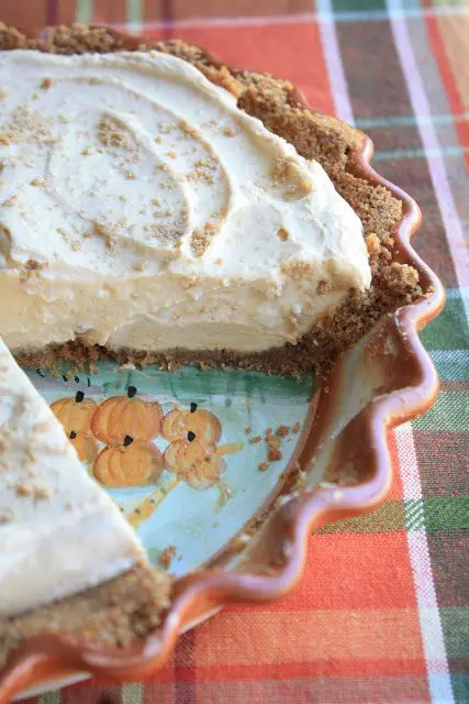 Creamy Pumpkin Pie with Biscoff Cookie Crust, Lay The Table