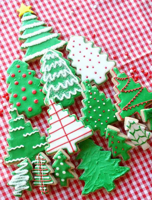 Gingerbread Cookie Christmas Tree, Lay The Table