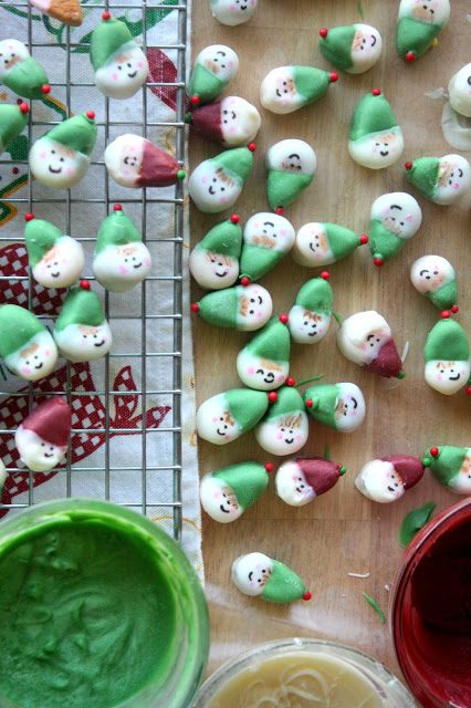 Mini Elf (and Santa) Treats {Made from Ice Cream Cone Marshmallows}, Lay The Table
