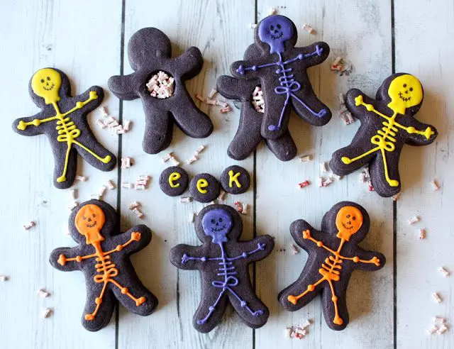 Skeleton Pinata Cookies, Lay The Table