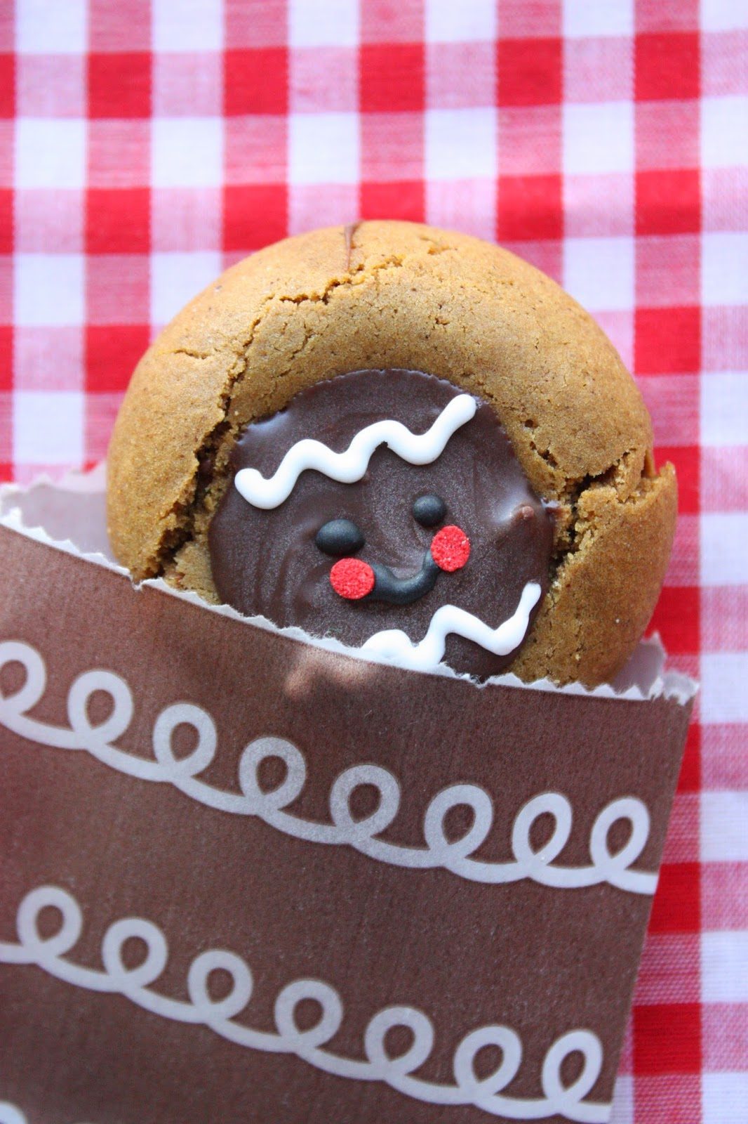 Gingerbread Men Chocolate Thumbprint Cookies, Lay The Table