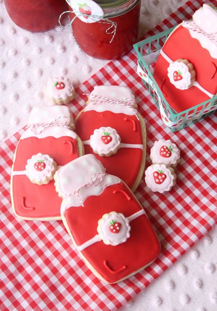 Strawberry Jam Jar Cookies, Lay The Table