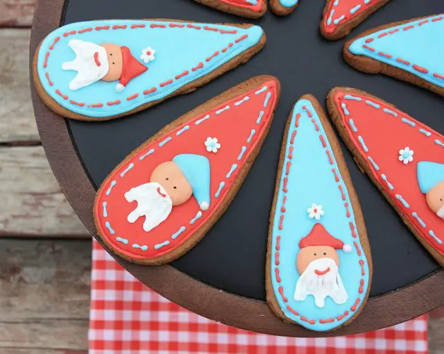 Woodland Santa Gingerbread Cookies, Lay The Table